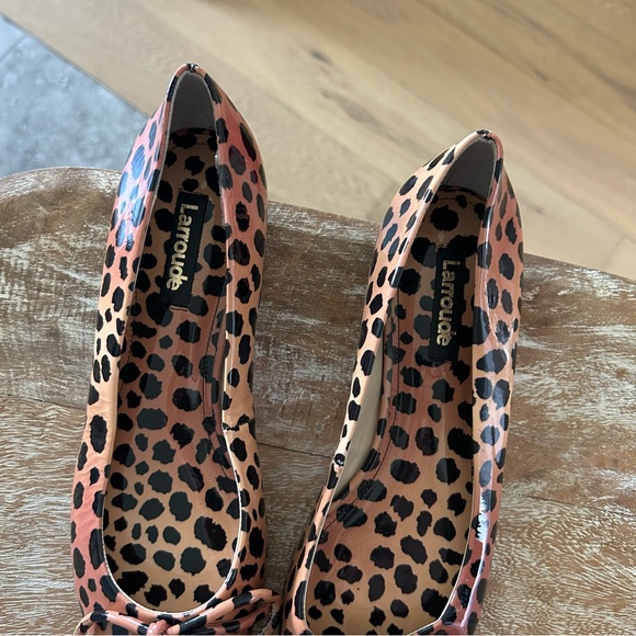New Larroude Lee Pointed Toe Flats Cheetah Leopard - Picture 5 of 8